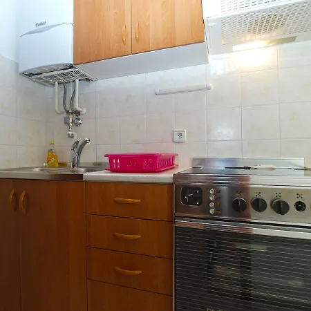 Apartman Alma 1600 *