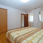 Alma 1600 Pola