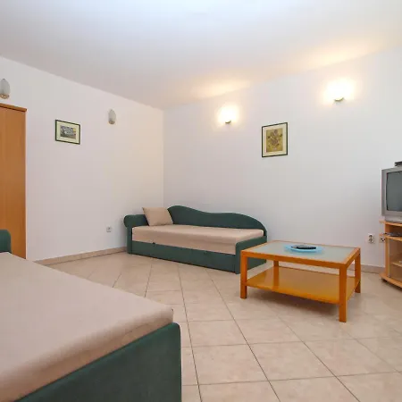 Apartment Alma 1600