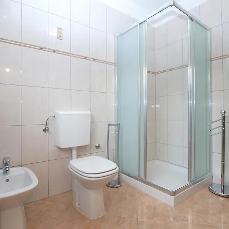 Alma 1600 Apartment
