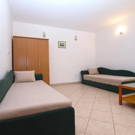 Apartment Alma 1600 Pula