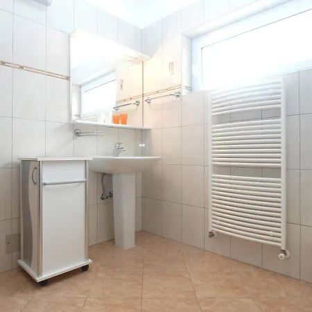 Alma 1600 Apartment