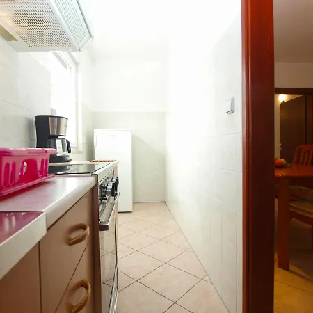 Apartment Alma 1600