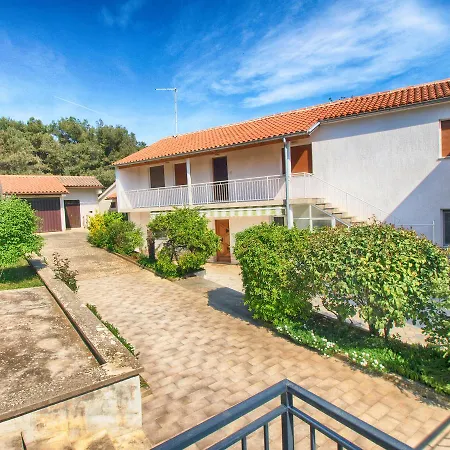 Alma 1600 Apartment Pula