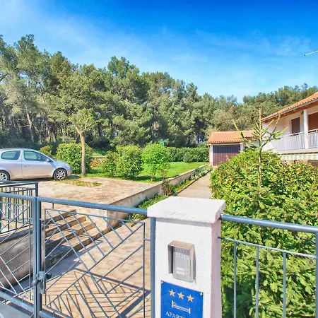 Apartment Alma 1600 Pula